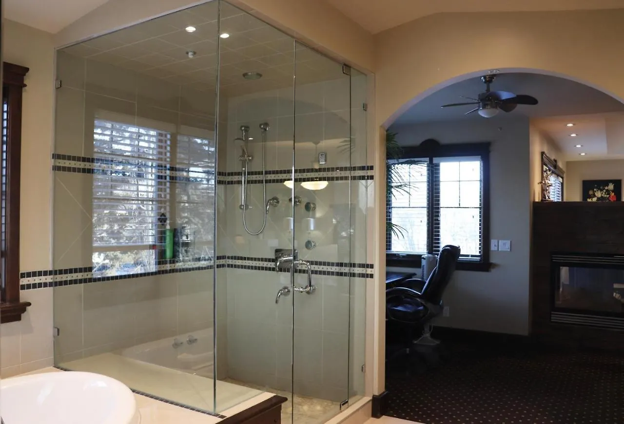 Westmount River Inn Calgary 5*,  Canada