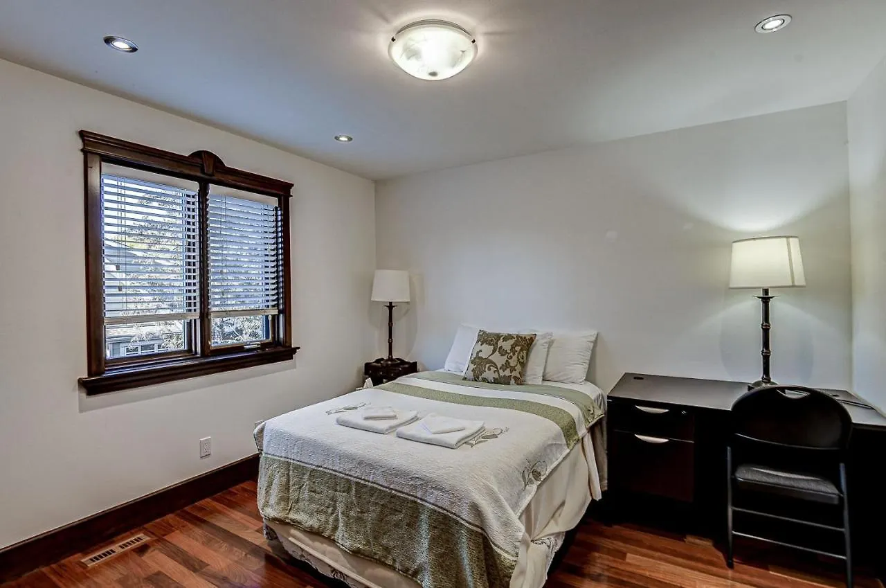 Westmount River Inn Calgary Guest house